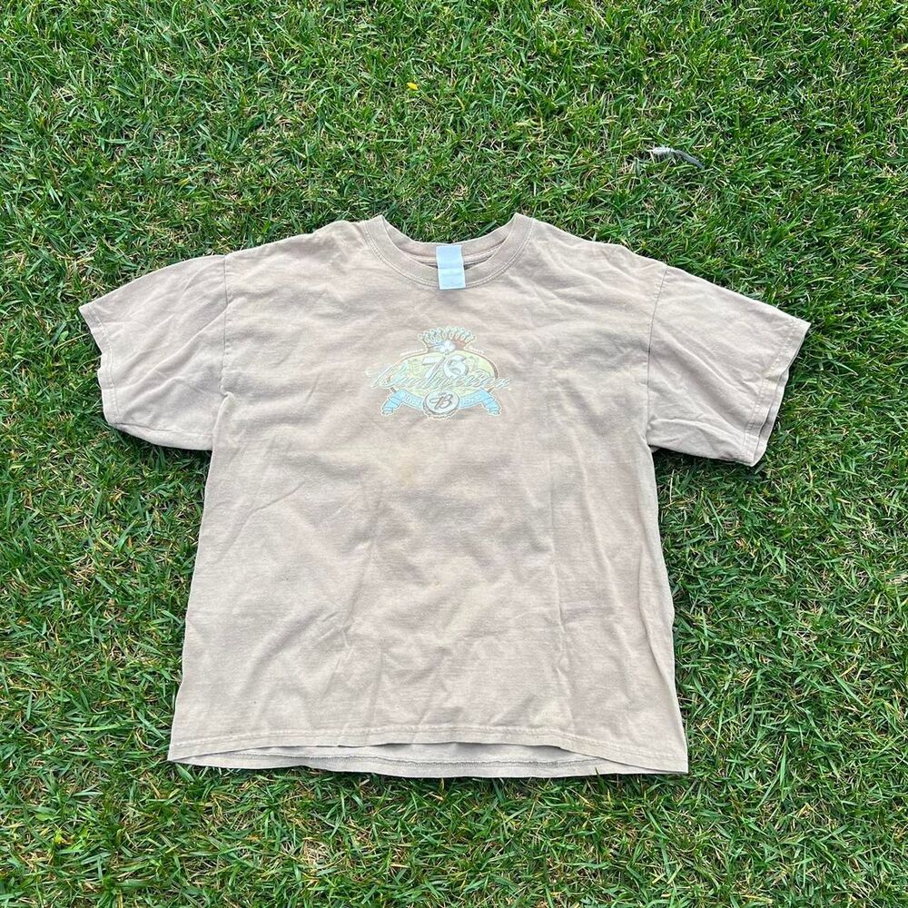 Y2K Budweiser Beer Cotton T-Shirt with graphic of a crown with the number 76 and